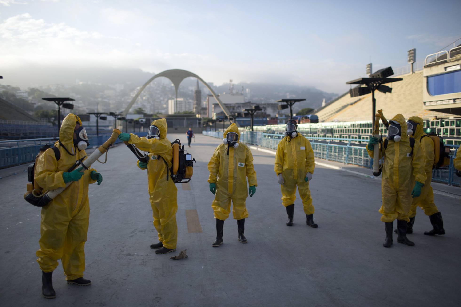 Fumigação para combater o Zika vírus no Sambódromo do Rio de Janeiro. Fumigação para combater o Zika vírus no Sambódromo do Rio de Janeiro.