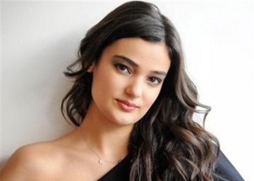 Condenada a prisión Miss Turquía 2006 por una broma sobre Erdogan