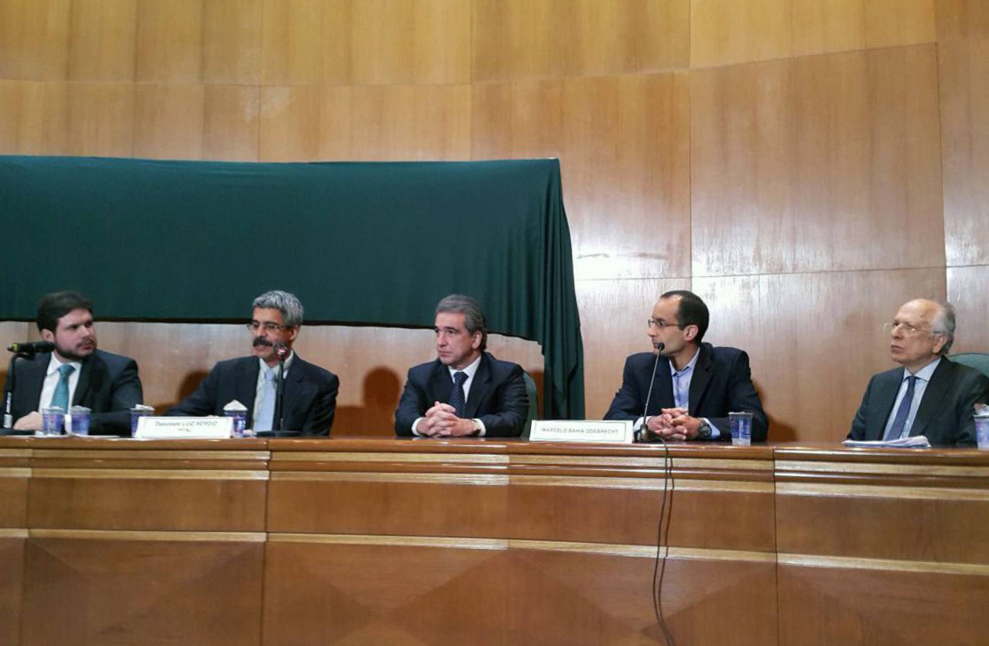 La Comisión Parlamentaria de Investigación del caso Petrobras.rn La Comisión Parlamentaria de Investigación del caso Petrobras.rn