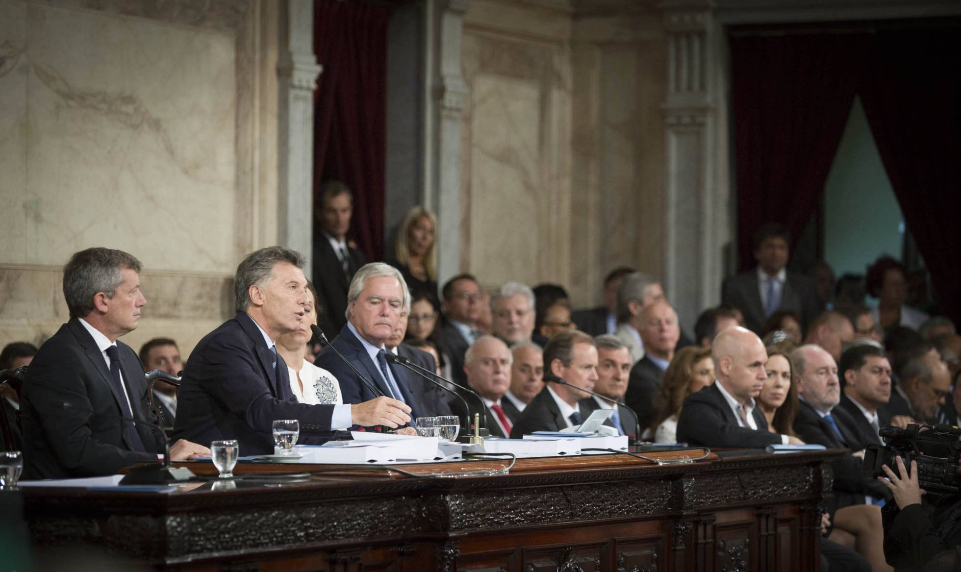 Primer discurso de Macri ante el Congreso, el 10 de diciembre de 2015. Primer discurso de Macri ante el Congreso, el 10 de diciembre de 2015.