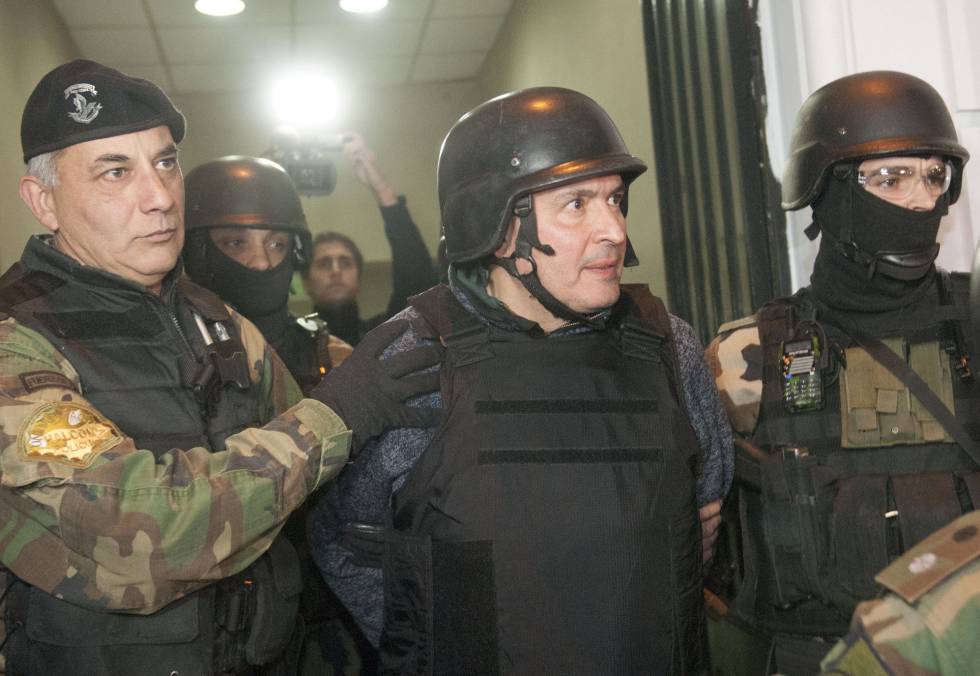 José López, ex-secretário do Governo de Cristina Kirchner, preso no início da semana ao tentar esconder 9 milhões de dólares em um convento. José López, ex-secretário do Governo de Cristina Kirchner, preso no início da semana ao tentar esconder 9 milhões de dólares em um convento.