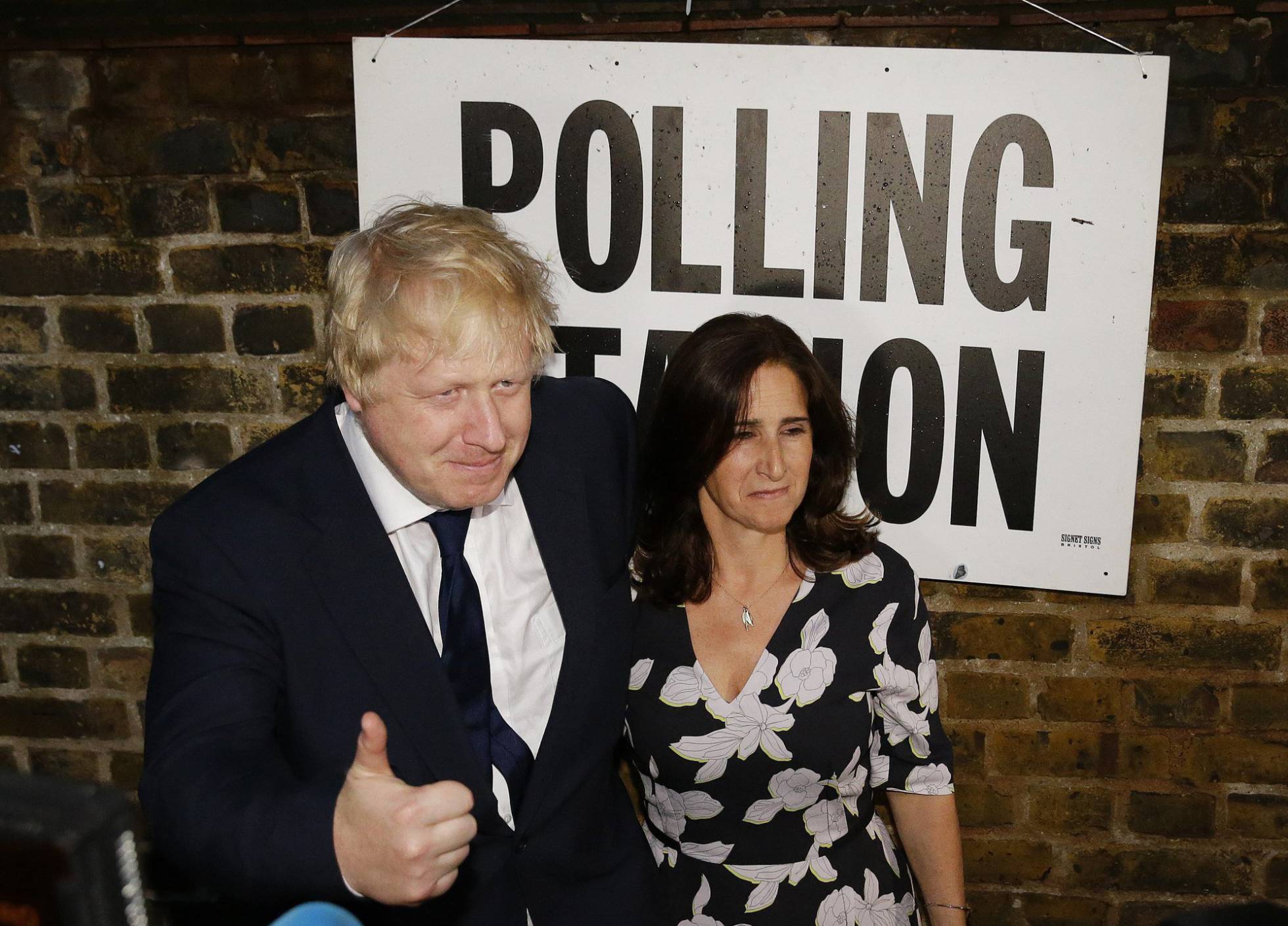 Boris Johnson y su mujer Marina, tras votar a favor del Brexit Boris Johnson y su mujer Marina, tras votar a favor del Brexit