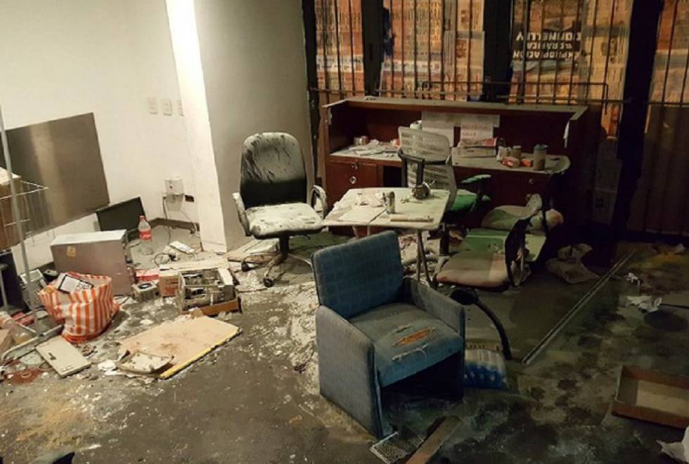 Destroços em um dos escritórios do jornal 'Tiempo Argentino'. Destroços em um dos escritórios do jornal 'Tiempo Argentino'.