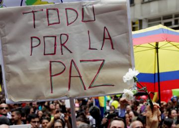 La Colombia de la guerra aplaude la paz