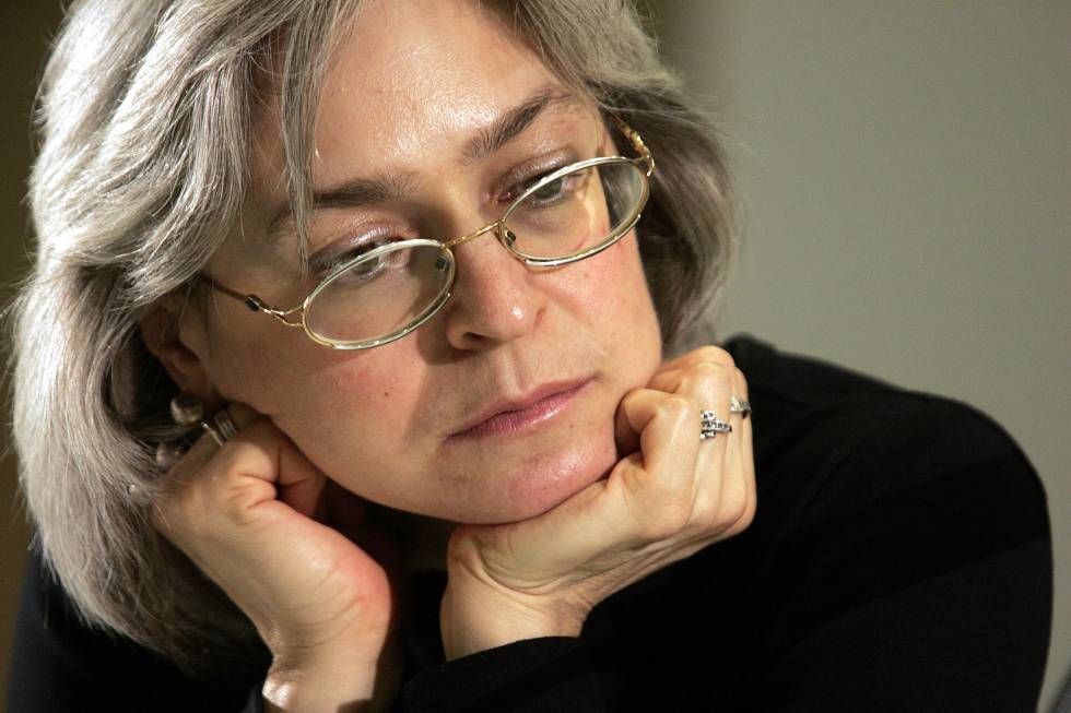 La escritora y periodista rusa Anna Politkovskaya, en Barcelona, en 2004.