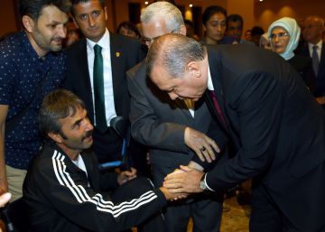Erdogan anuncia reforma para controlar o Exército e o serviço secreto Erdogan anuncia reforma para controlar o Exército e o serviço secreto