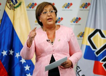Autoridade eleitoral da Venezuela joga referendo para 2017 e desagrada oposição Autoridade eleitoral da Venezuela joga referendo para 2017 e desagrada oposição
