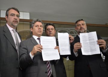 O PT pede proteção internacional diante da iminência do impeachment de Dilma O PT pede proteção internacional diante da iminência do impeachment de Dilma