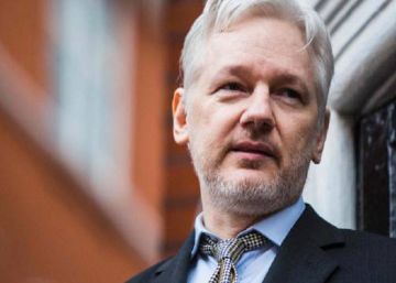 Ecuador permitirá que Assange sea interrogado en su embajada de Londres Ecuador permitirá que Assange sea interrogado en su embajada de Londres