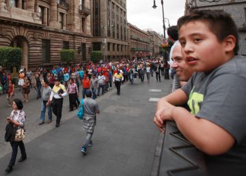El regreso a clases atiza el fuego entre los maestros y el Gobierno en México El regreso a clases atiza el fuego entre los maestros y el Gobierno en México