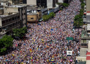 La oposición venezolana refrenda en la calle su mayoría parlamentaria La oposición venezolana refrenda en la calle su mayoría parlamentaria