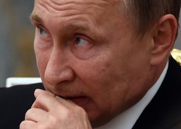 El Kremlin estrecha el control en víspera de las elecciones legislativas El Kremlin estrecha el control en víspera de las elecciones legislativas