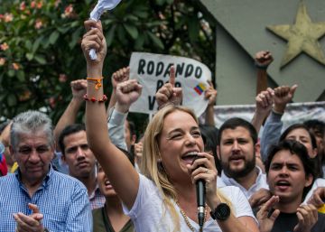 Lilian Tintori denuncia a Maduro ante la Corte Penal Internacional Lilian Tintori denuncia a Maduro ante la Corte Penal Internacional