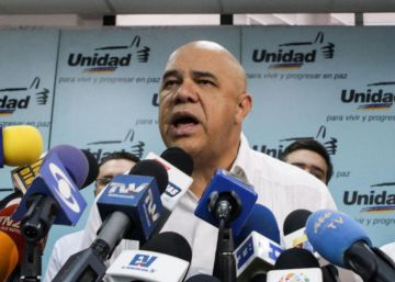 El chavismo confirma reuniones con la oposición para iniciar un diálogo El chavismo confirma reuniones con la oposición para iniciar un diálogo