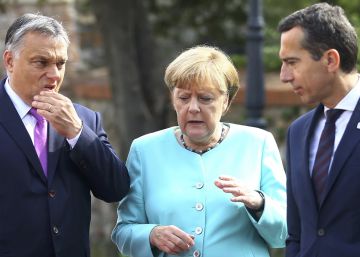 Sin efusiones de entusiasmo o indignación Sin efusiones de entusiasmo o indignación