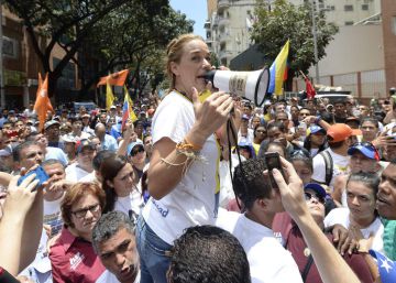 La oposición venezolana marcha contra un nuevo retraso del revocatorio La oposición venezolana marcha contra un nuevo retraso del revocatorio