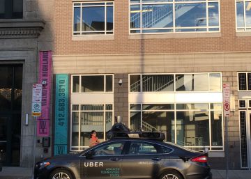 El muro para parar a Trump y los genios del coche sin conductor