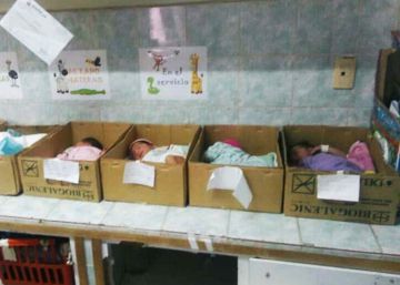 Os bebês em caixas de papelão na Venezuela Os bebês em caixas de papelão na Venezuela