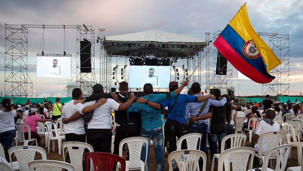 Colombia entierra medio siglo de guerra