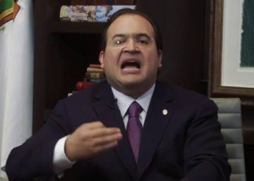 El PRI se desembaraza del gobernador de Veracruz acusado de corrupción El PRI se desembaraza del gobernador de Veracruz acusado de corrupción