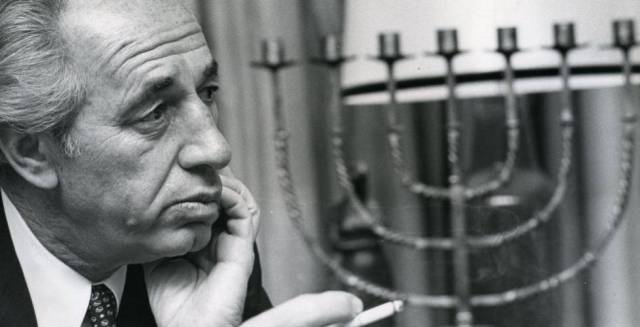 Simón Peres, durante una entrevista en Madrid en 1988. Simón Peres, durante una entrevista en Madrid en 1988.