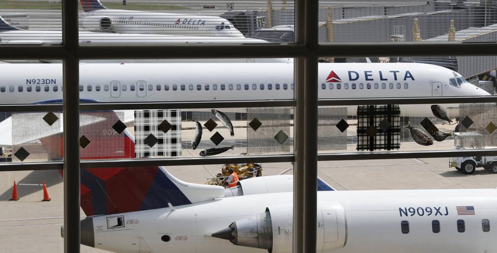 Aviones de Delta en el aeropuerto Ronald Reagan de Washington.