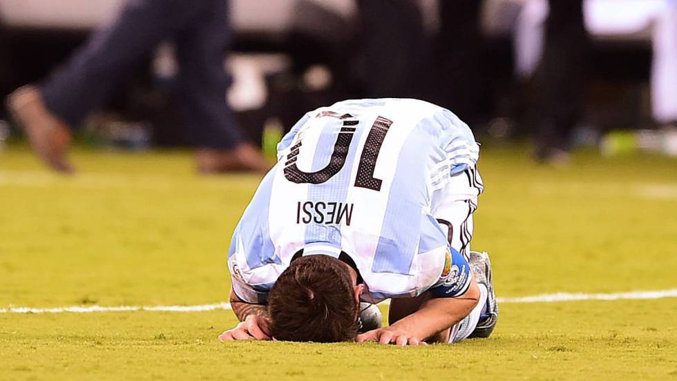 Messi tras fallar un penalti en la final de la Copa América con Argentina, el pasado junio