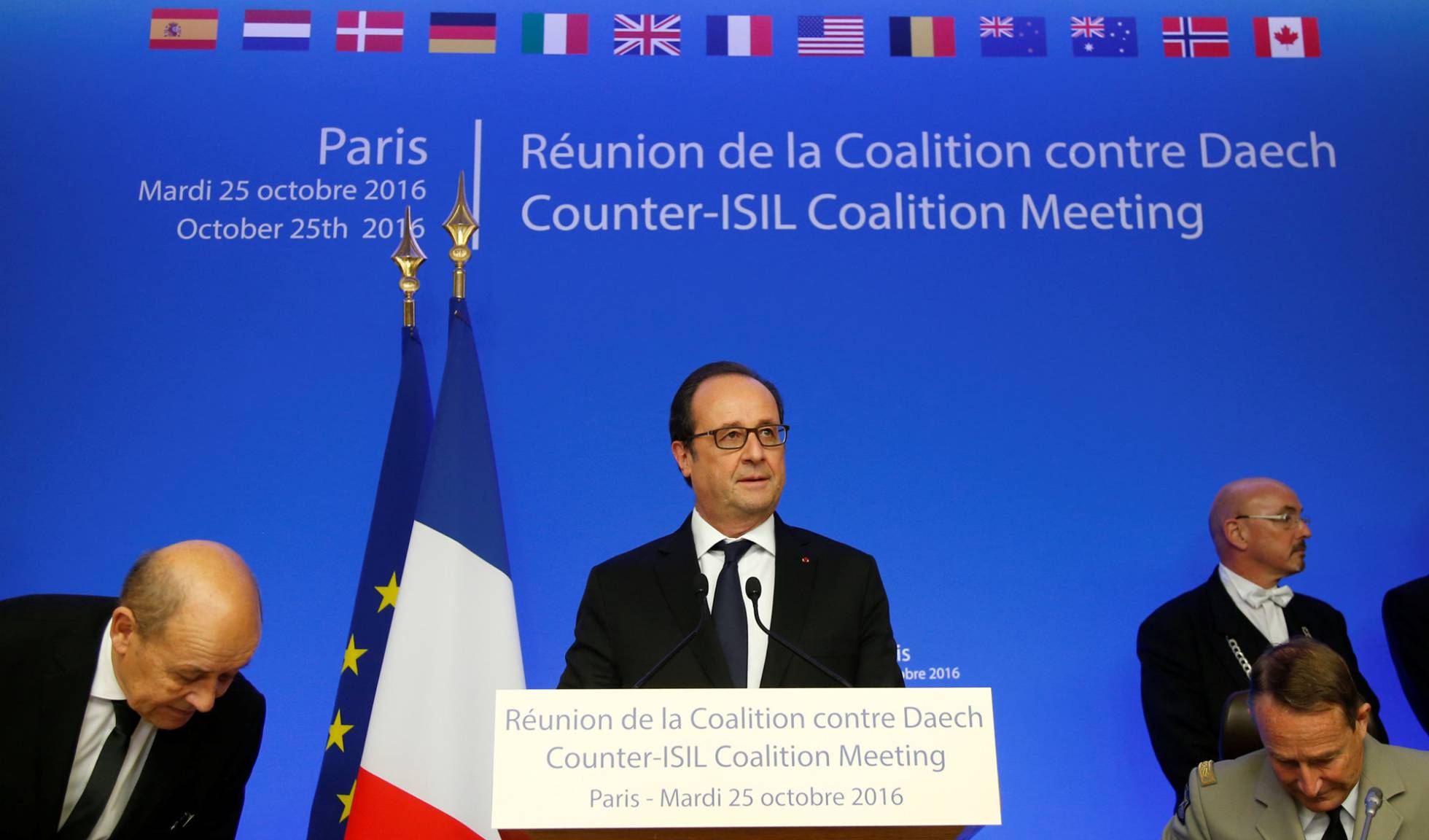 Hollande este martes en la reunión de la coalición internacional contra el ISIS. Hollande este martes en la reunión de la coalición internacional contra el ISIS.