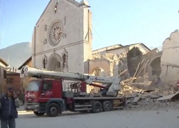 Un fuerte terremoto sacude el centro de Italia Un fuerte terremoto sacude el centro de Italia