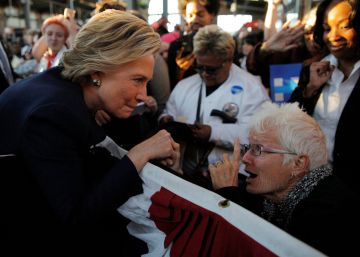 Clinton y Trump descargan la artillería final en los Estados clave