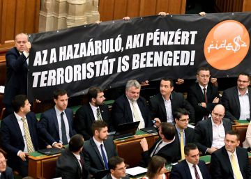 El Parlamento húngaro rechaza la prohibición de la acogida de refugiados El Parlamento húngaro rechaza la prohibición de la acogida de refugiados