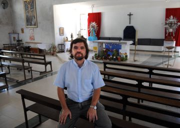 El cura argentino más cercano al Papa apoya el cannabis medicinal