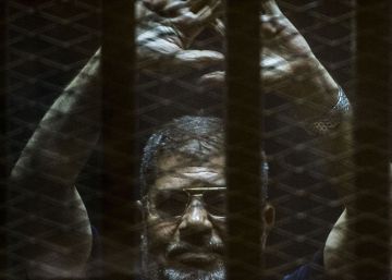 Anulada la condena a muerte del expresidente egipcio Mohamed Morsi