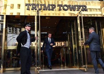 Trump, recluido en un torreón dorado