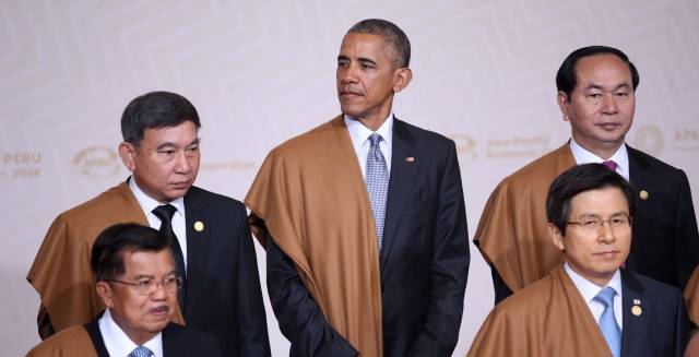 Obama en la foto oficial del Foro Asia-Pac&iacute;fico. 