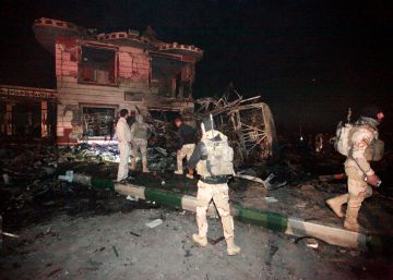 Al menos 100 muertos en un atentado con camión bomba al sur de Bagdad