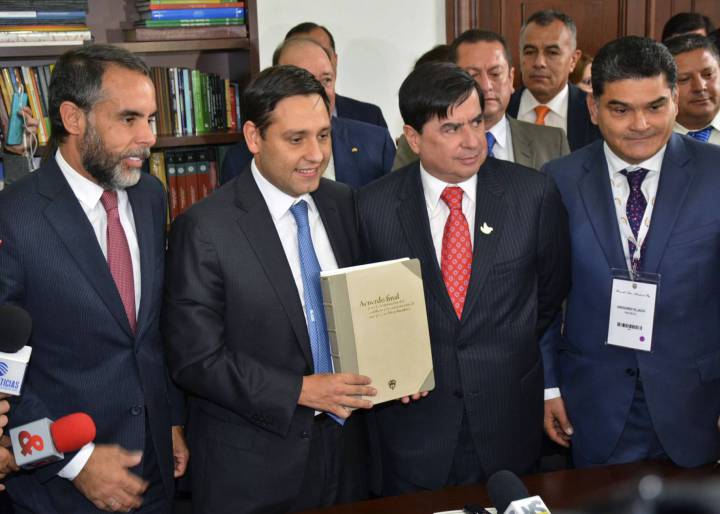 Editorial | Compleja paz en Colombia Editorial | Compleja paz en Colombia