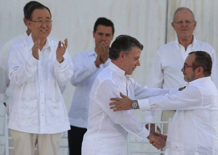 El Gobierno y las FARC logran un nuevo acuerdo de paz El Gobierno y las FARC logran un nuevo acuerdo de paz