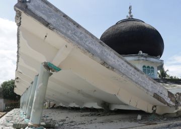 Terremoto na Indonésia deixa pelo menos 97 mortos