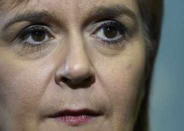 Trump habla con la líder de Escocia, defensora de la independencia