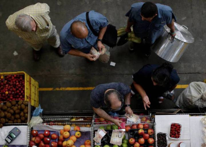 Venezuela saca de circulación la mitad de su dinero en efectivo Venezuela saca de circulación la mitad de su dinero en efectivo