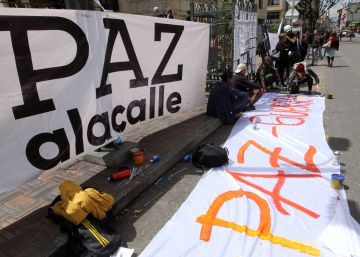 El Constitucional aprueba el mecanismo rápido para tramitar el acuerdo de paz con las FARC El Constitucional aprueba el mecanismo rápido para tramitar el acuerdo de paz con las FARC