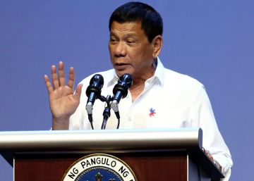 El presidente de Filipinas, Rodrigo Duterte, durante una intervención este viernes en Singapur.