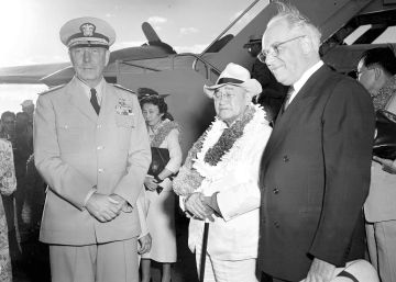 El primer ministro japonés Abe visita hoy Pearl Harbor con Obama