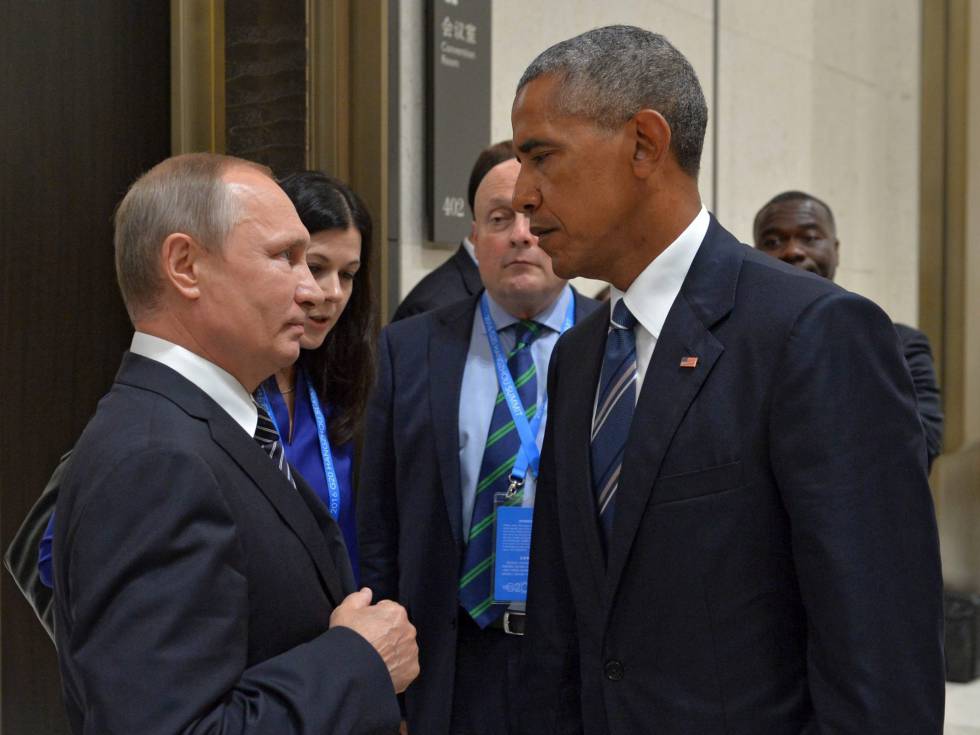 Obama y Putin conversan durante la cumbre del G-20 celebrada en septiembre en China.
