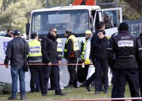 Israel revoca la residencia a los familiares del palestino que mató a cuatro militares Israel revoca la residencia a los familiares del palestino que mató a cuatro militares