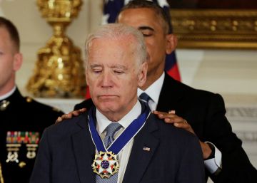Obama condecora a Joe Biden con el máximo honor civil de EE UU Obama condecora a Joe Biden con el máximo honor civil de EE UU