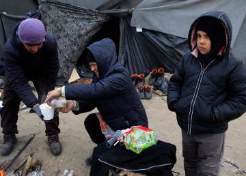 Hungría lanza otro desafío a la UE y anuncia detenciones de migrantes sistemáticas Hungría lanza otro desafío a la UE y anuncia detenciones de migrantes sistemáticas