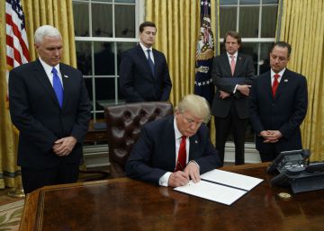 Trump assina seu primeiro decreto: flexibilizar a reforma de saúde de Obama