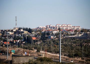 Netanyahu amplia assentamentos na Cisjordânia com a posse de Trump Netanyahu amplia assentamentos na Cisjordânia com a posse de Trump